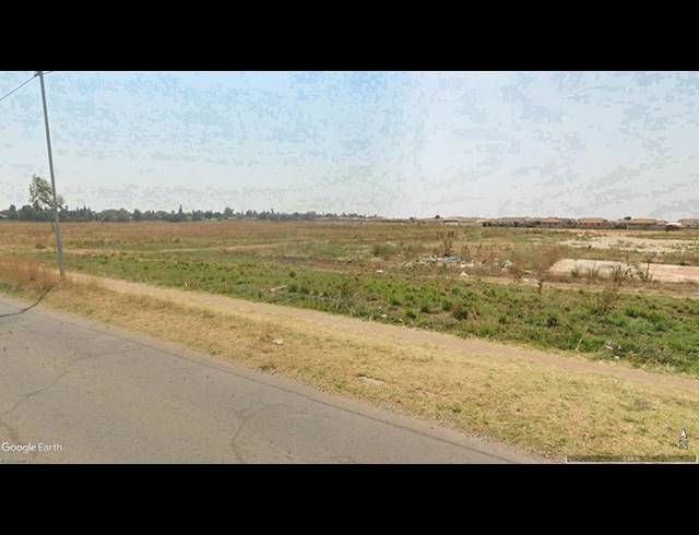 LAND FOR SALE IN CRYSTAL PARK
